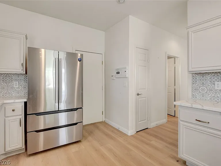 10808 Wallflower Ave — Photo 32