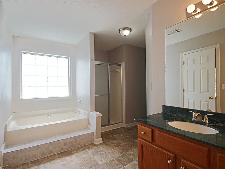 401 Bottesford Dr NW — Photo 22