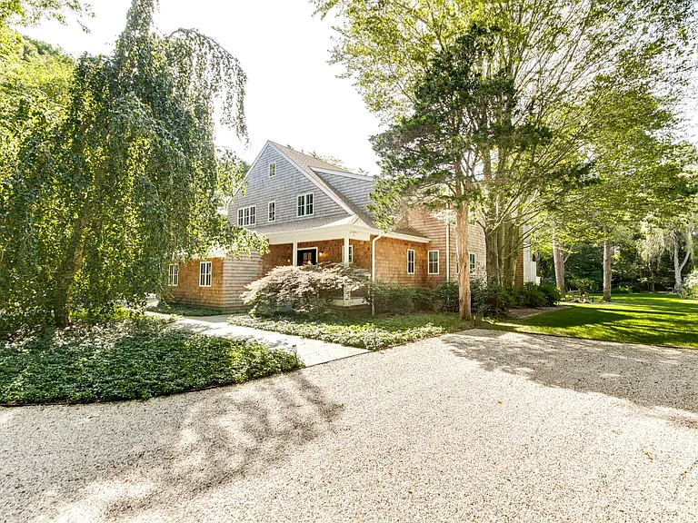 8 Lily Hill Rd — Photo 2