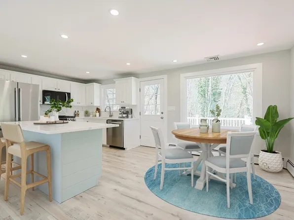 17 Hillside Dr, Cohasset, MA 02025