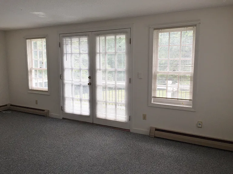 9 Orchard Dr — Photo 1