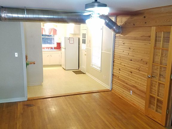 4th image of 1517 Owens St