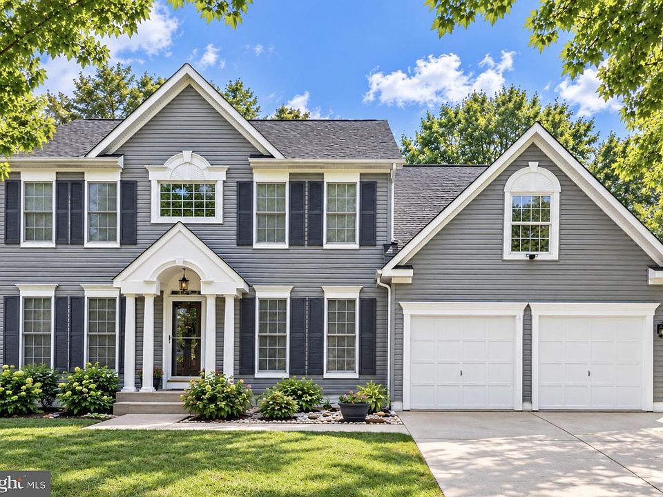 1st image of 8016 Moss Bank Dr