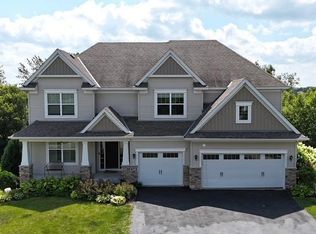 2605 Heron Ln, Victoria, MN 55386