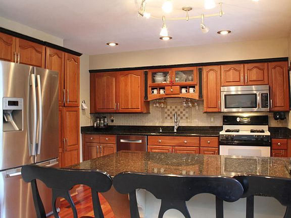 3rd image of 2132 Saw Mill Ln