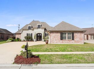 302 Riverwood Dr, Houma, LA 70360
