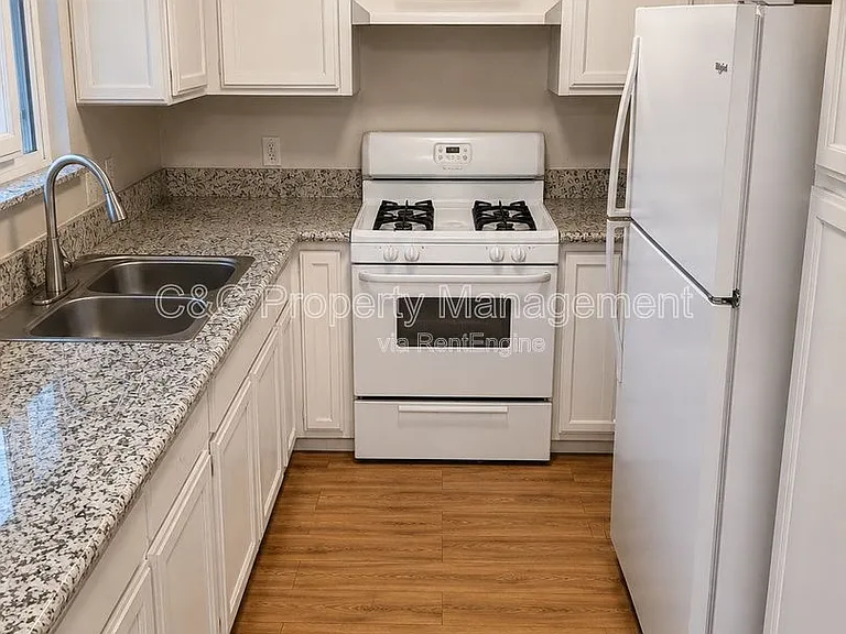 701 Oakland Ave #1 — Photo 1