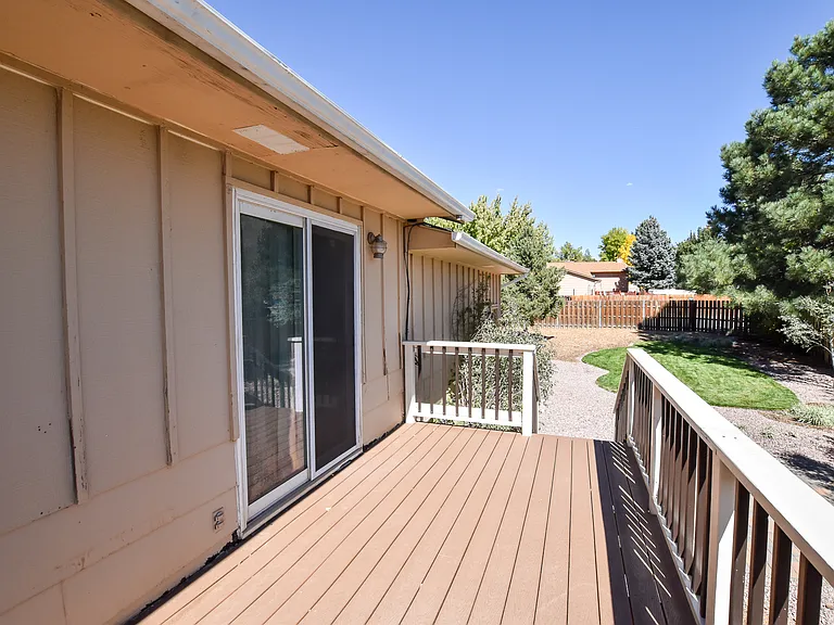 4925 Hackamore Dr N — Photo 24