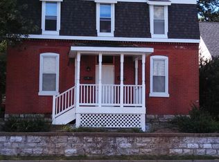 619 N 5th St APT D, Saint Charles, MO 63301