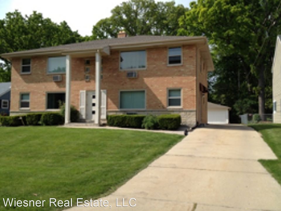 2nd image of 10320 W Rogers St APT 4