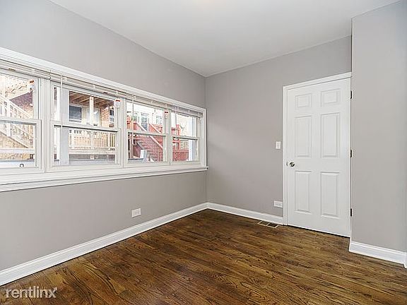3743 Armitage CH1 BR