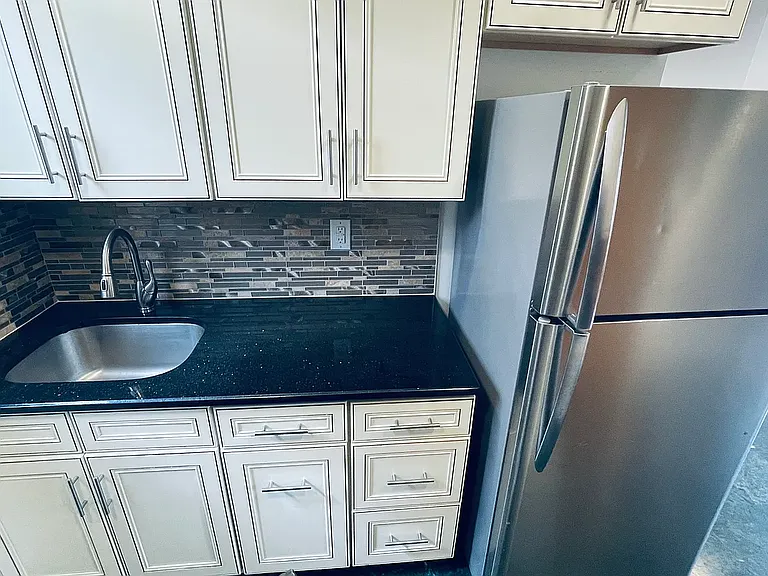 40 Troutman St #2 — Photo 6