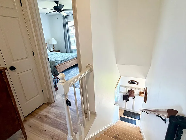 60 Carriage House Dr — Photo 20