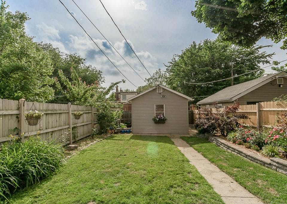 2nd image of 2927 S Compton Ave