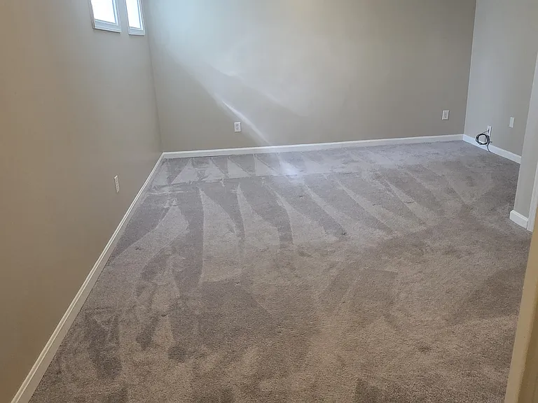 550 West Ct — Photo 16
