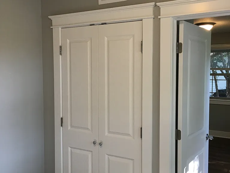 1219 E 36th Ct — Photo 14