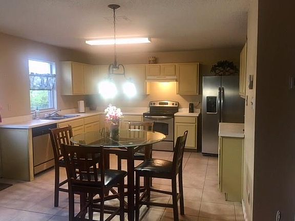 3rd image of 2817 Meadowlark Dr