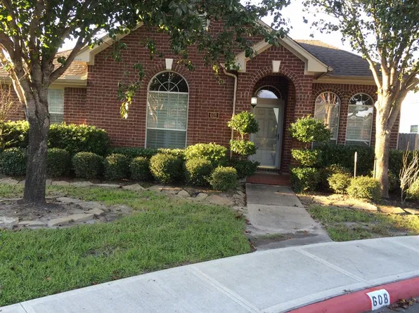 608 Brad Ct, Webster, TX 77598