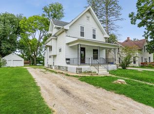148 33rd St NE, Cedar Rapids, IA 52402