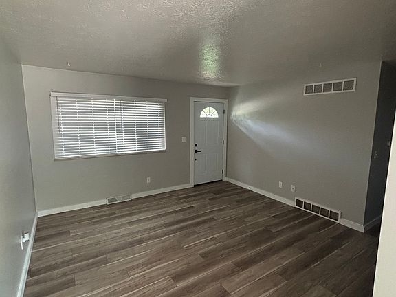 3rd image of 478 Diven Ln
