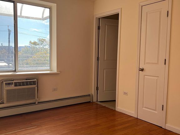 2nd image of 114 Bay 49th St APT 6