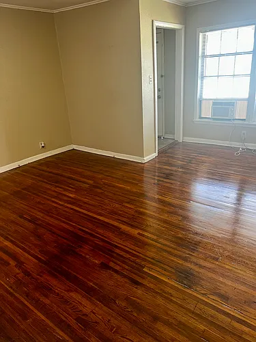 312 E Bixby St Photo 1