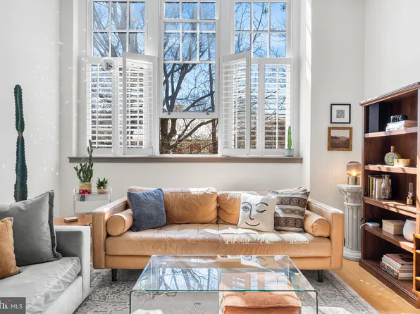 315 Arch St APT 203, Philadelphia, PA 19106