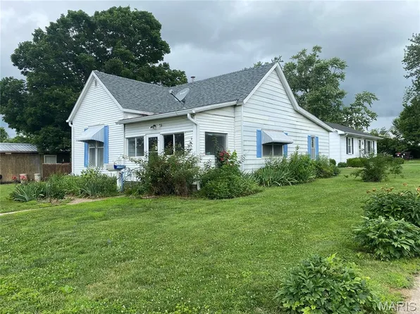 302 W Elm St, Palmyra, MO 63461