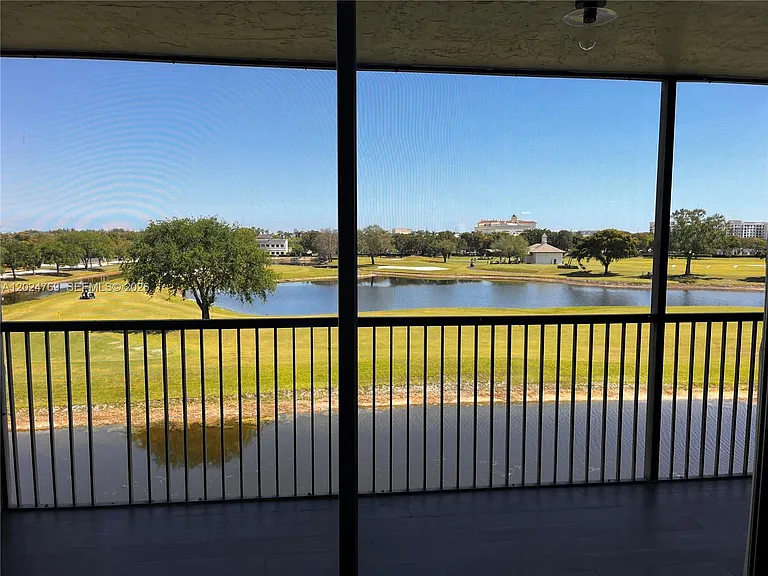 3100 W Rolling Hills Cir #403 — Photo 22