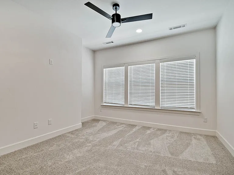 502 W Persimmon St — Photo 18
