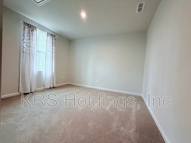 379 Hunting Wood Dr — Photo 27