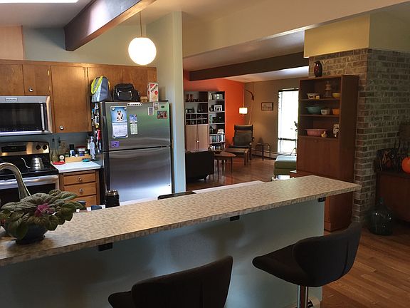 2nd image of 2008 Swanee Pl SE