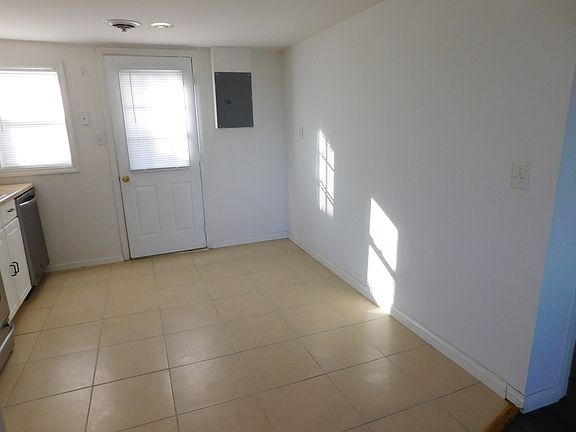 4th image of 531 Maplewood Ave