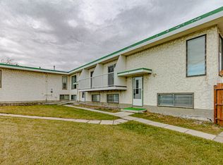 4523 75th St NW #3, Calgary, AB T3B2M7