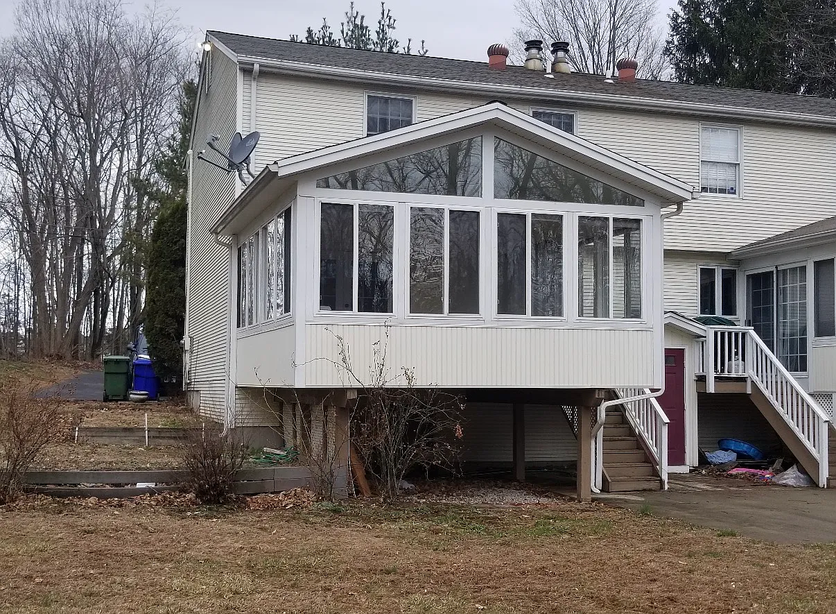 161 Oak St — Photo 3