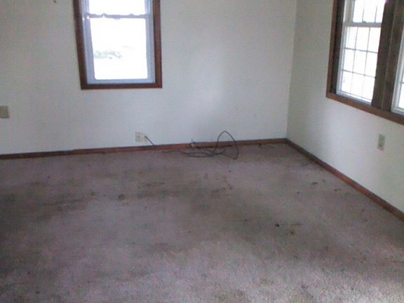 5th image of 365 S Charity St