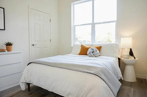 Clark Apartments — Photo 16