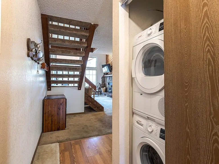 45 Cranmer Ave — Photo 14