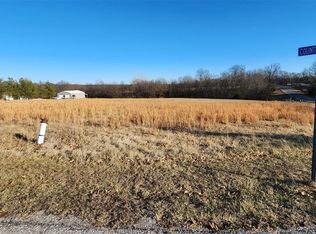 2 Country Ridge Trl, Hawk Point, MO 63349