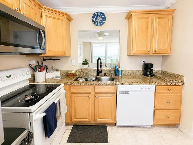 1391 S Ocean Blvd #807 — Photo 8