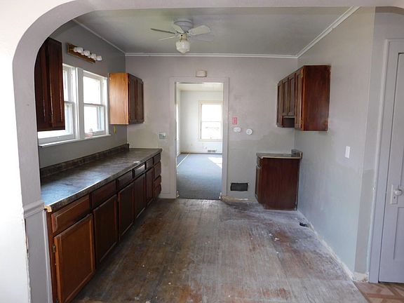 5th image of 903 Iowa Ave