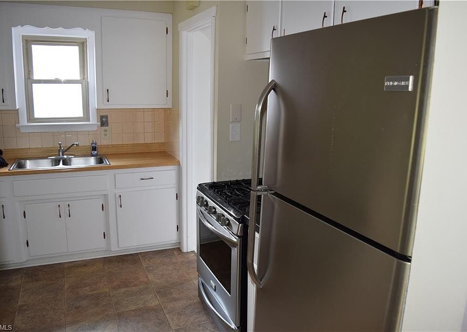 1st image of 2902 Park Dr