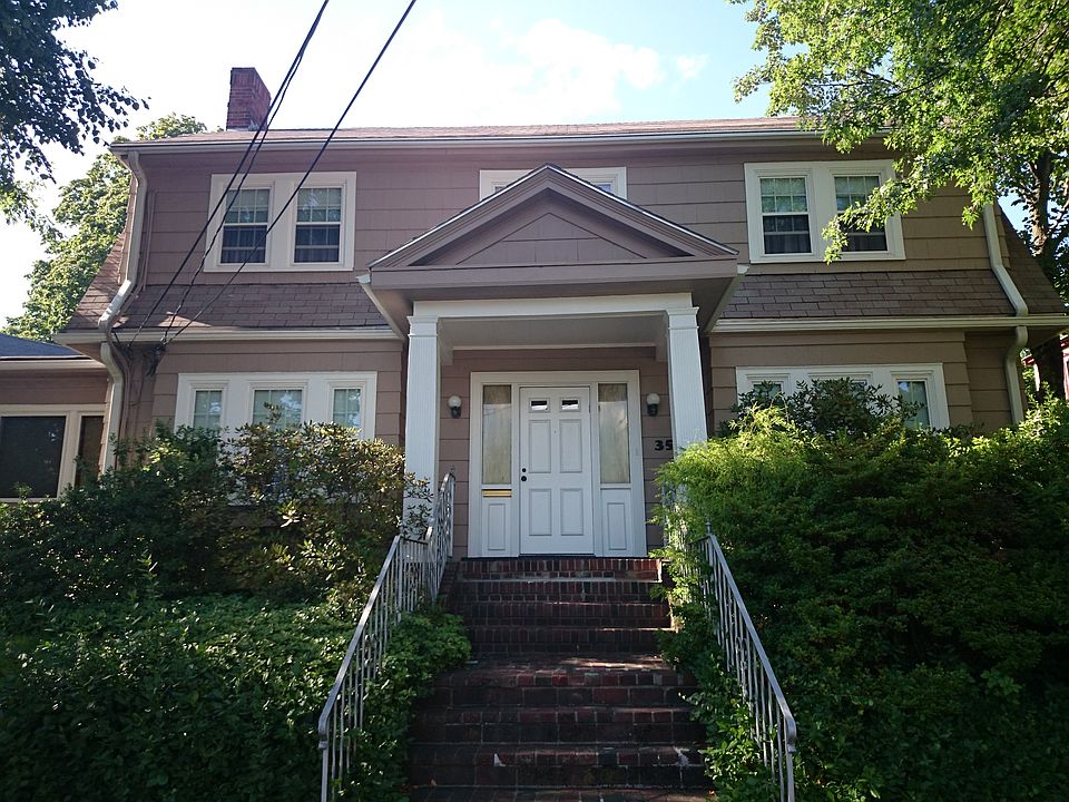 2nd image of 35 Weybridge Rd