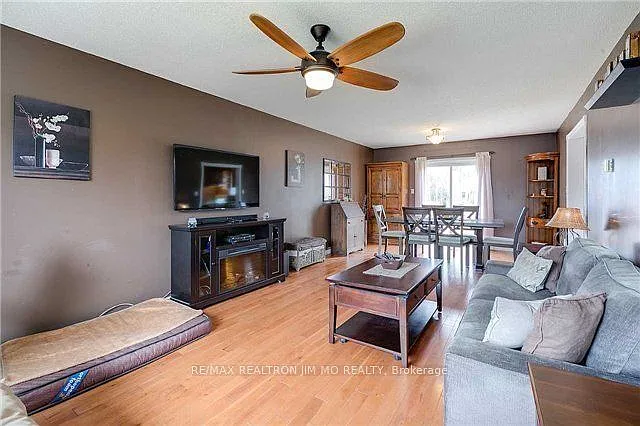 745 3rd Ave — Photo 3