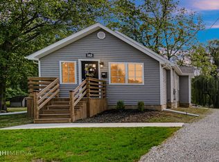 868 N Calumet Ave, Chesterton, IN 46304