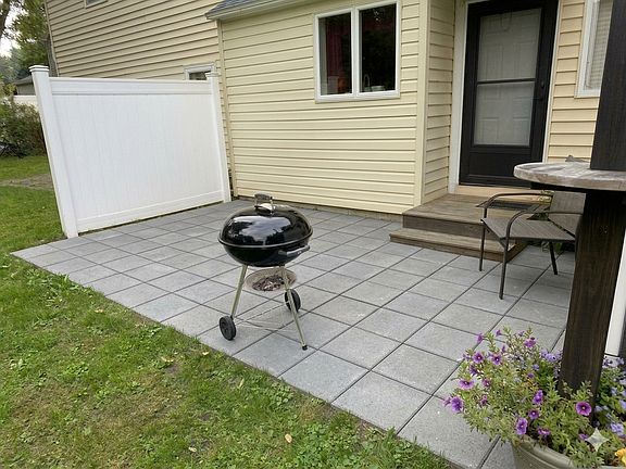 4th image of 2881 Kittering Rd #1