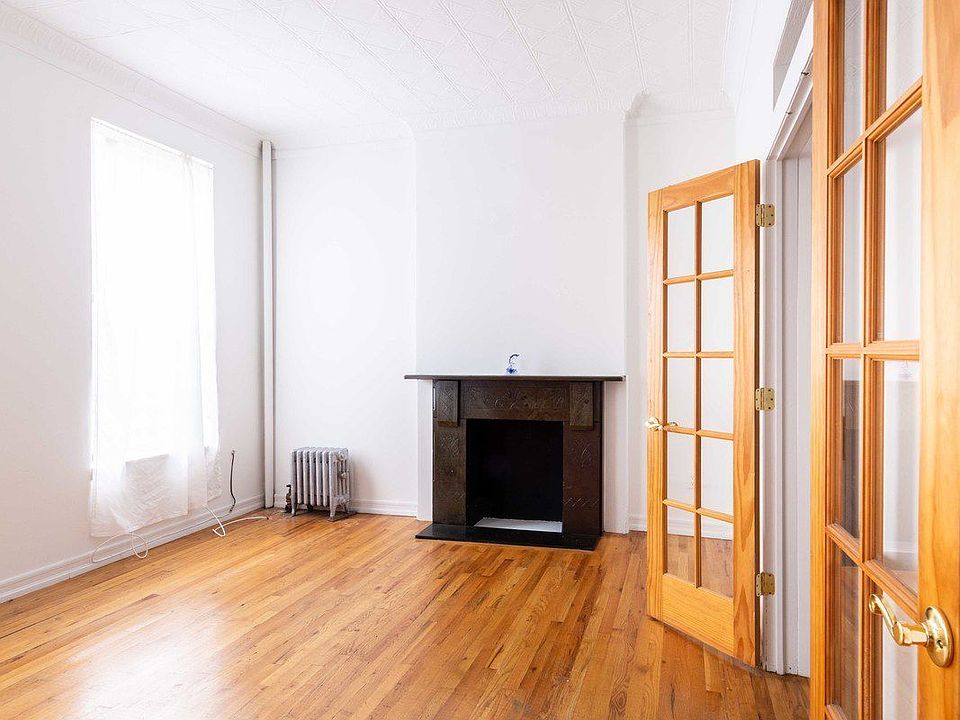 1st image of 71 Underhill Ave #1