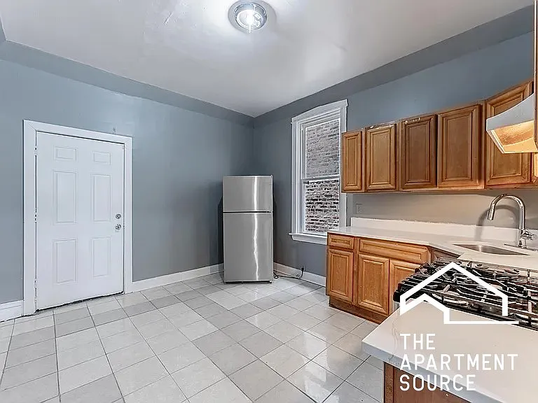 1426 S Avers Ave #2 — Photo 7