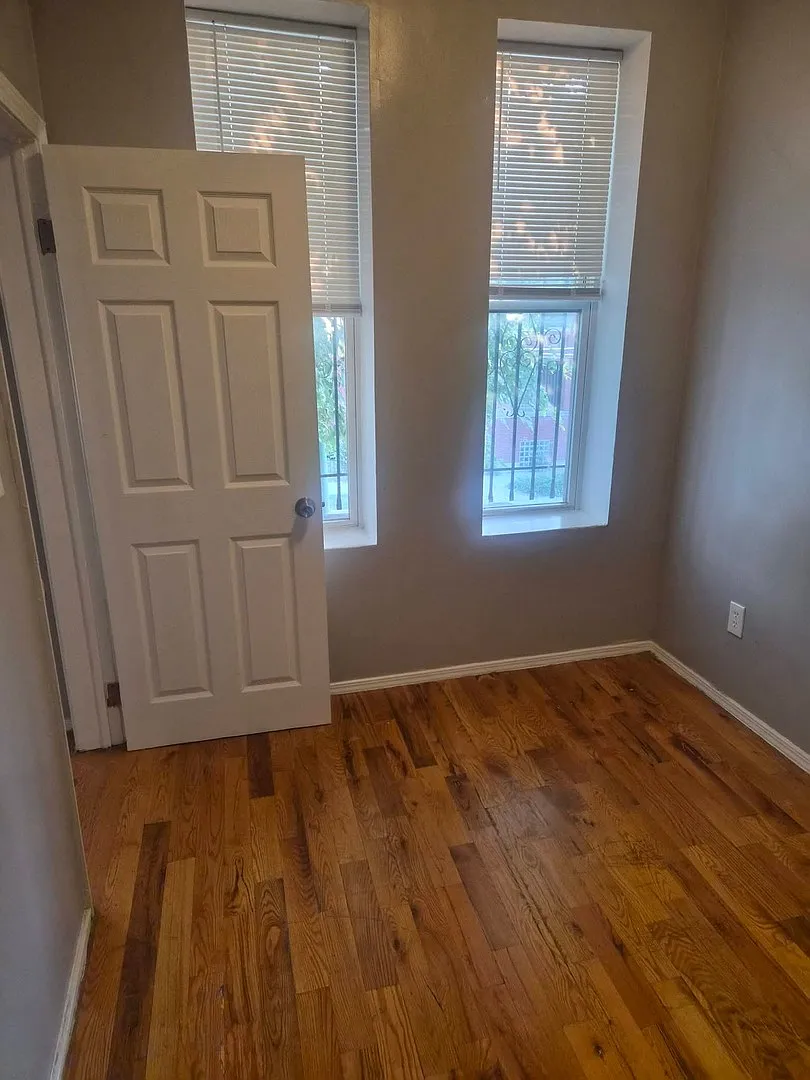 3 bed, 1000 sqft, $1,600 — Photo 3