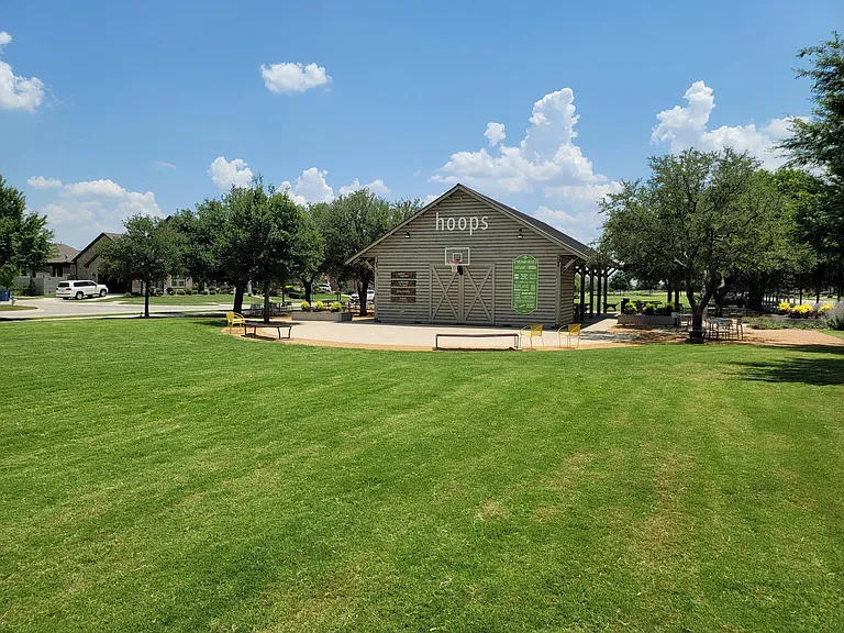 1604 Moss Trail Ct — Photo 52